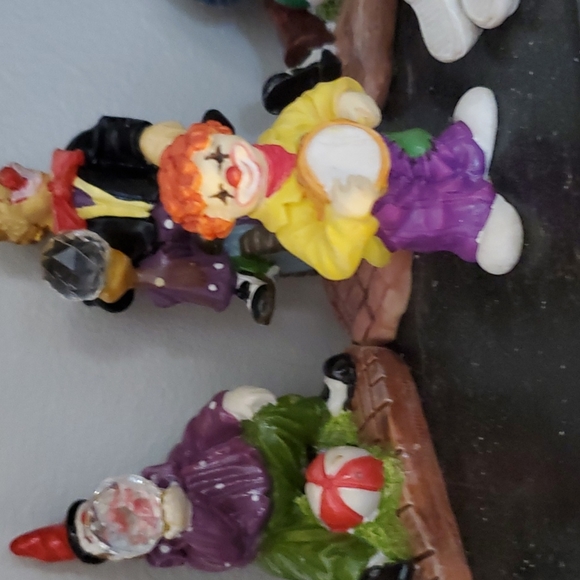 Set of 8 ceremic clowns - Picture 3 of 4